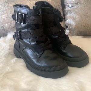 Art class combat boots